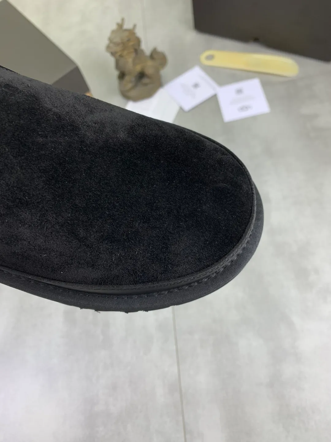 Men's shoes 💰P480 [New model] low-cut popular style 💰 versatile casual wool shoes 🆘 "Real Wool" [UGG] 👉 Popular men's shoes official website synchronization 🔰Quality [proud] is not comparable to the imitations in the general market 🌀The upper is imported Italian frosted cowhide, and the lining: foot pads 🅰️grade 🐑real wool👻Only Grade A can show the effect It feels smooth and delicate 🔱The shoe shape is grand, only the factory can do it 🎄The perfect toughness of the original outsole 👻⬛️ allows customers to say goodbye to one-time consumption. It is made of real wool and is super warm. 3⃣️colors available Size male: 39-45